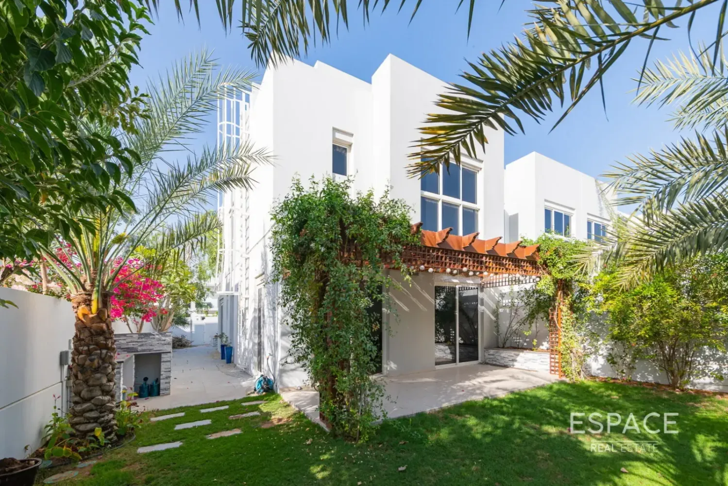 4 bedrooms Villa for rent in Mudon, Dubai, UAE № 209384
