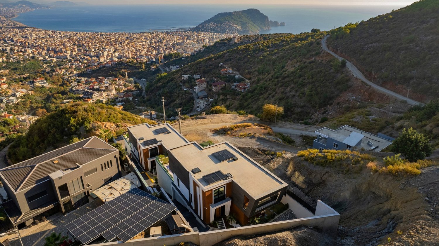 Villa 5+1 in Tepe, Turkey No. 48031