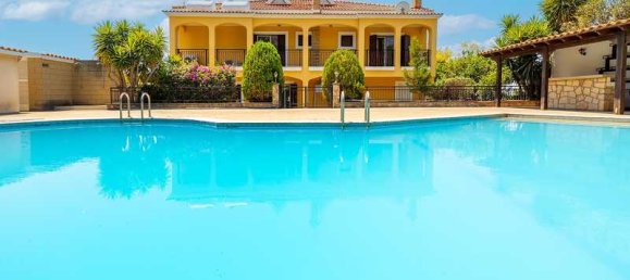 4 bedrooms House in Germasogeia, Cyprus No. 10564 15