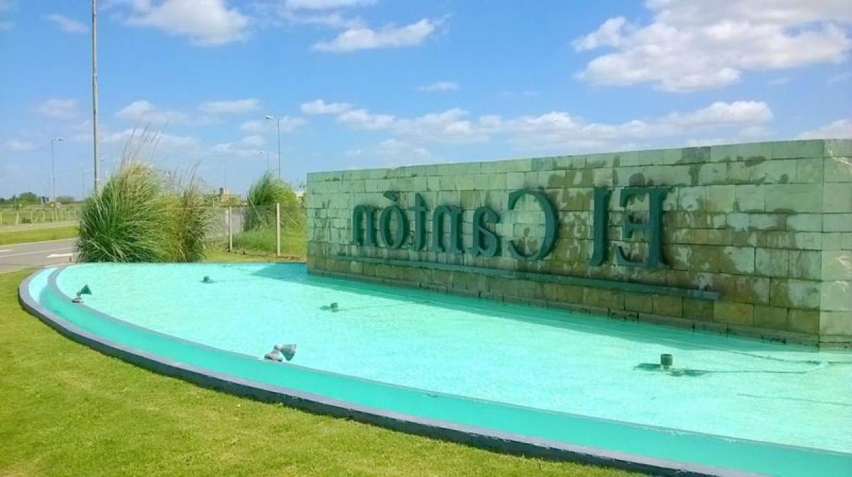 Дом с 3 спальнями в Эскобар, Аргентина № 64060