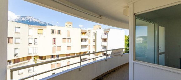 1 bedroom Apartment in Echirolles, France No. 300933 10