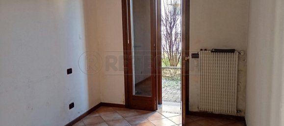3 rooms Apartment in Vicenza, Italy No. 233060 4