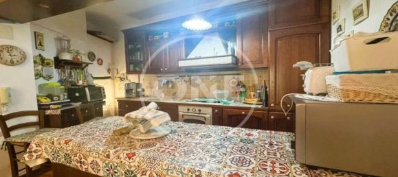 Bâtiment à Trani, Italy 220m² No. 341314 24