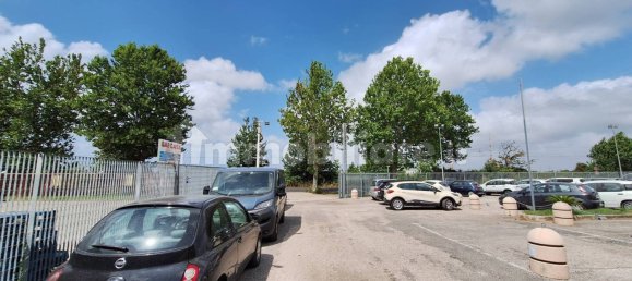 1400m² Warehouse in Aprilia, Italy No. 301237 3