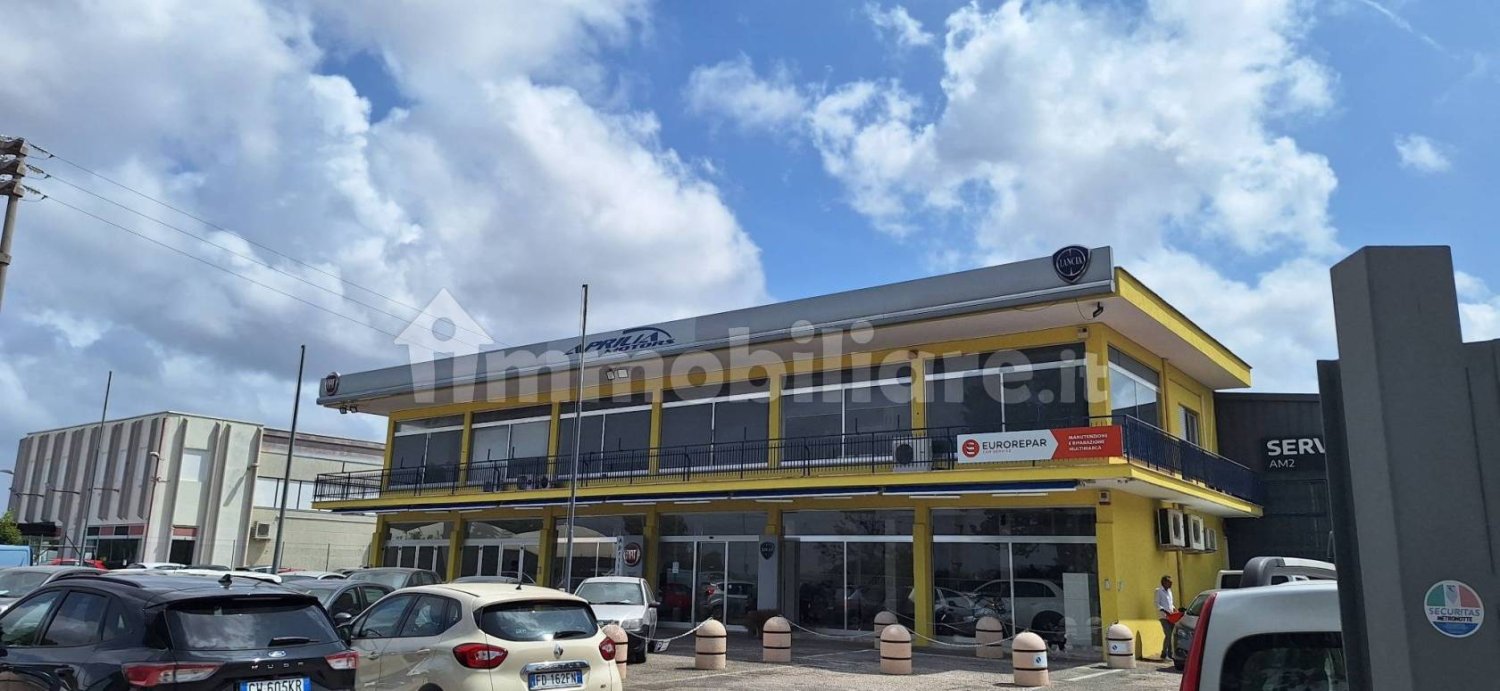 1400m² Warehouse in Aprilia, Italy No. 301237