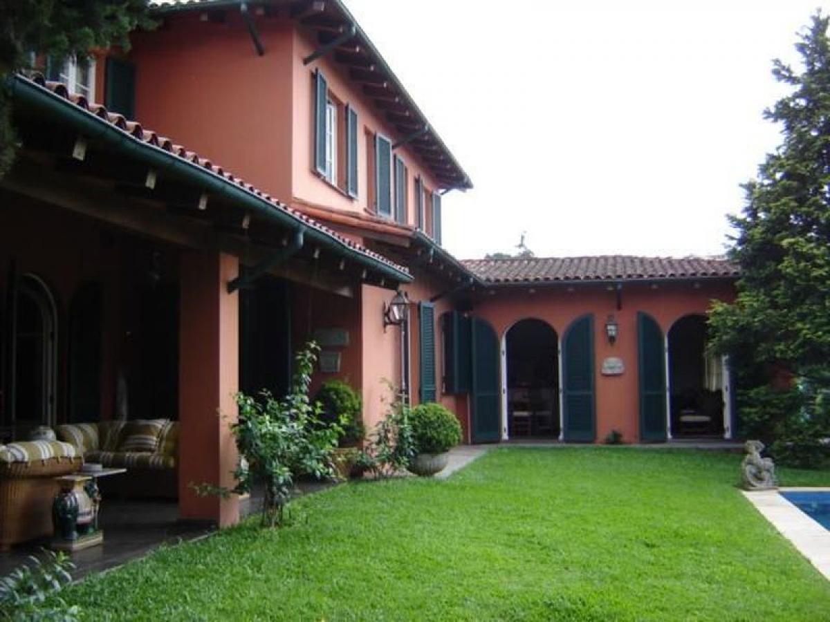 Casa de 4 dormitorios en Sao Paulo, Brazil No. 588834