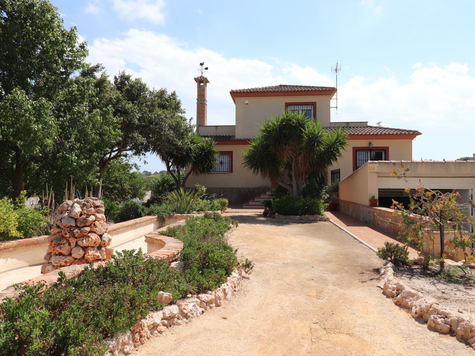 3 bedrooms Villa in Algorfa, Spain No. 223068