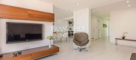 4 bedrooms Villa in San Gwann, Malta No. 8938 18