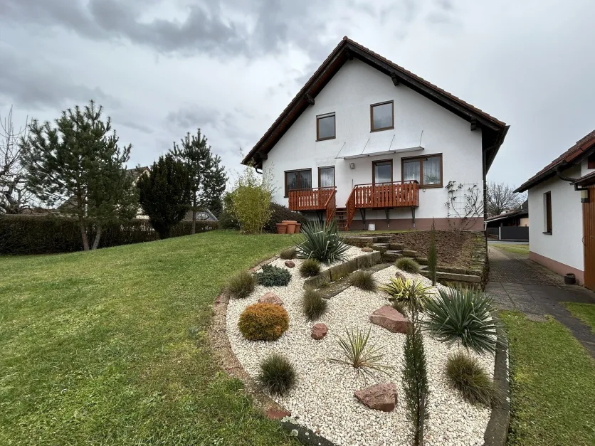9 rooms House in Main-Spessart, Germany No. 208736