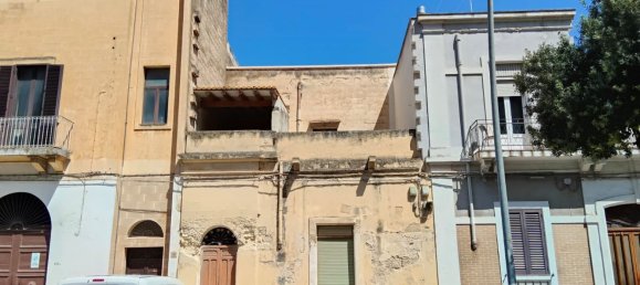 Casa de 4 dormitorios en Lecce, Italy No. 336847 2