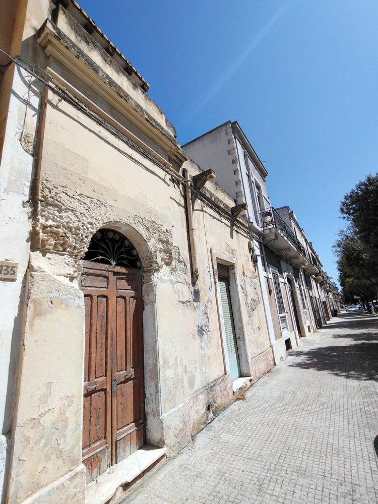 Casa de 4 dormitorios en Lecce, Italy No. 336847