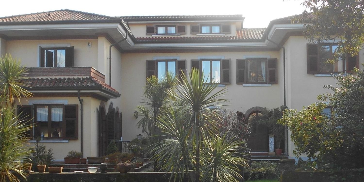 11 rooms Villa in Massa, Italy No. 198596