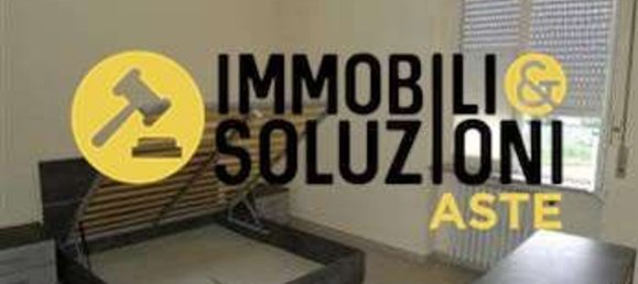 3-salle Appartement à Cislago, Italy No. 3215 9