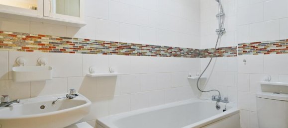 Studio in Feltham, United Kingdom No. 9869 6