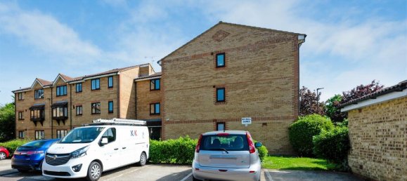 Studio in Feltham, United Kingdom No. 9869 7