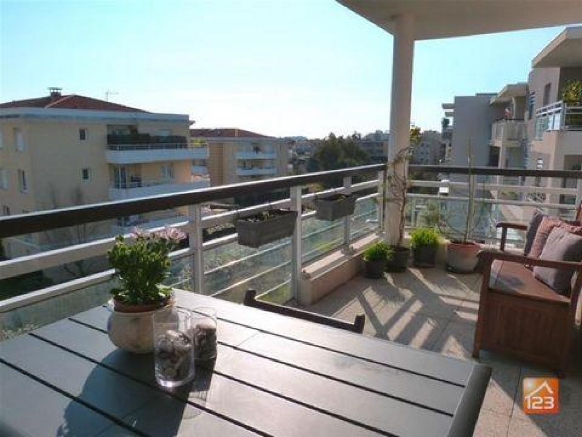 2 bedrooms Condo in Antibes, France No. 12748
