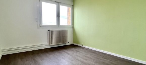 3 rooms Apartment in Saint-Avold, France No. 221111 4