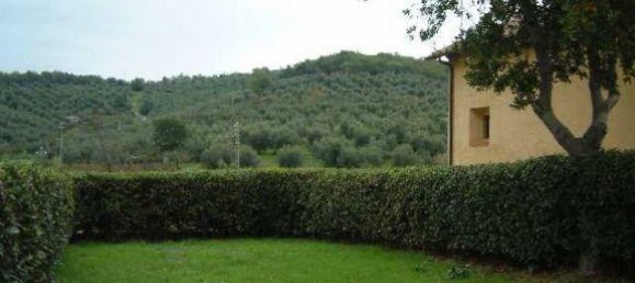 12 rooms Building in Magione, Italy No. 66870 15