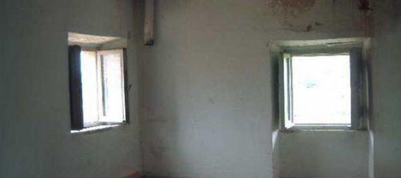 12 rooms Building in Magione, Italy No. 66870 10