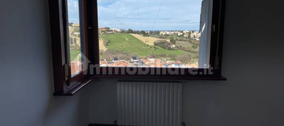3 Schlafzimmer Wohnung in Ancona, Italy, Nr. 216546 8