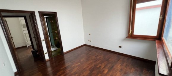 3 Schlafzimmer Wohnung in Ancona, Italy, Nr. 216546 16