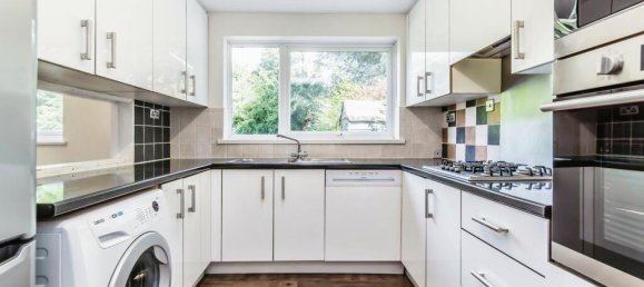 4 bedrooms House in South Croydon, United Kingdom No. 8096 2