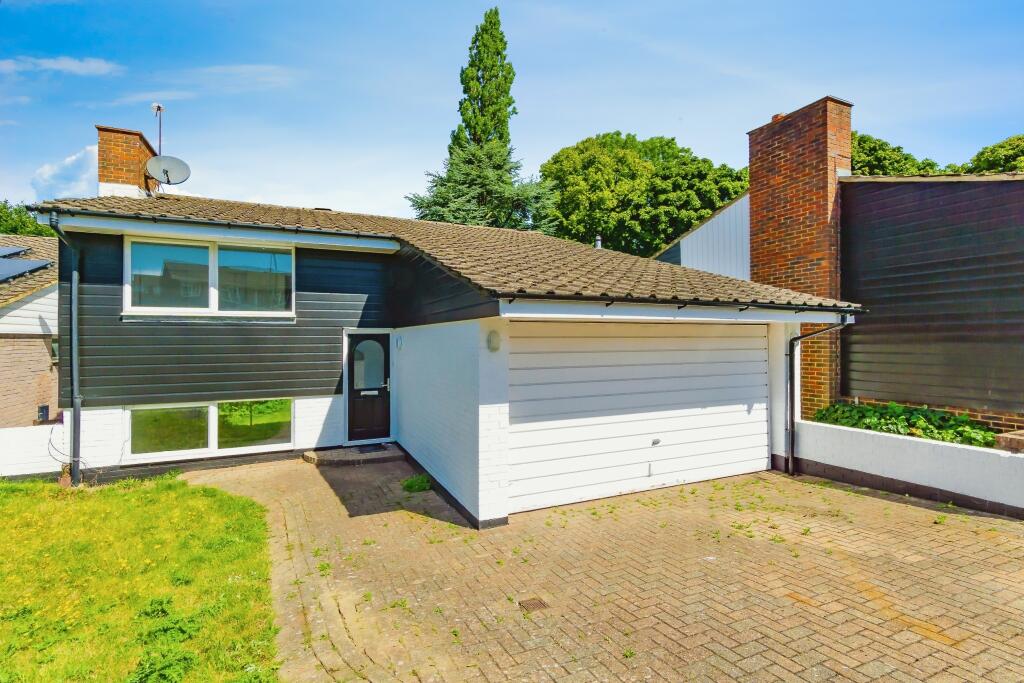 4 bedrooms House in South Croydon, United Kingdom No. 8096