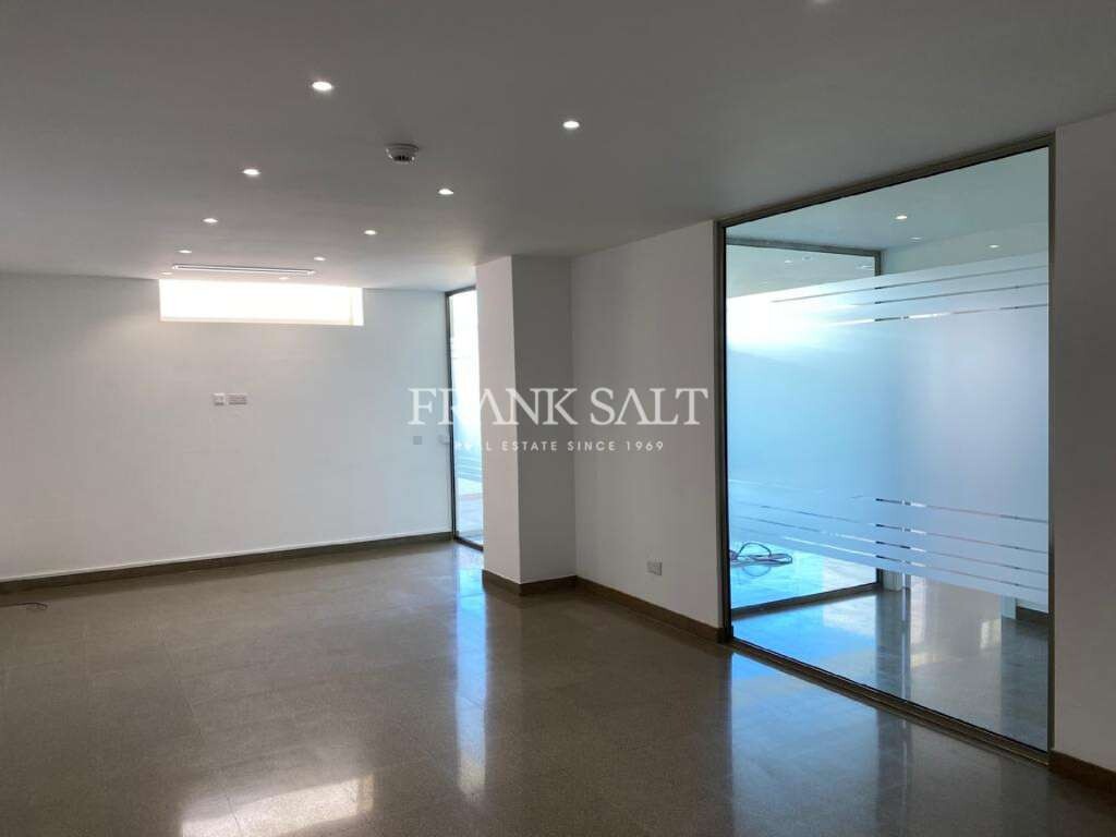 Oficina en Burmarrad, Malta 230 m² No. 12286