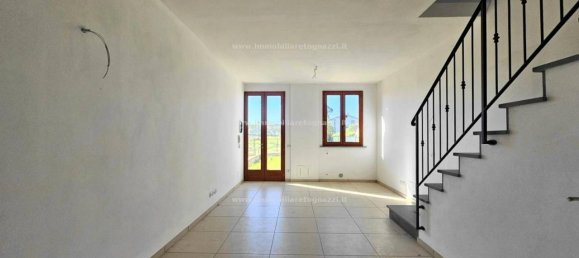 3غرفة منزل ذو طابقين في Castelfiorentino, Italy رقم 30643 25