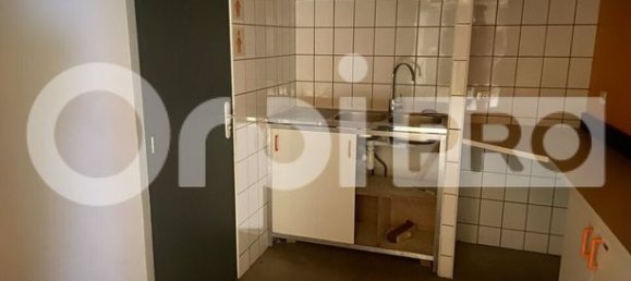 288m² Commercial property in Le Havre, France No. 311913 2