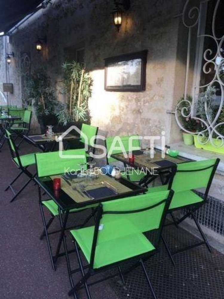 Oficina en Viarmes, France 150 m² No. 18285