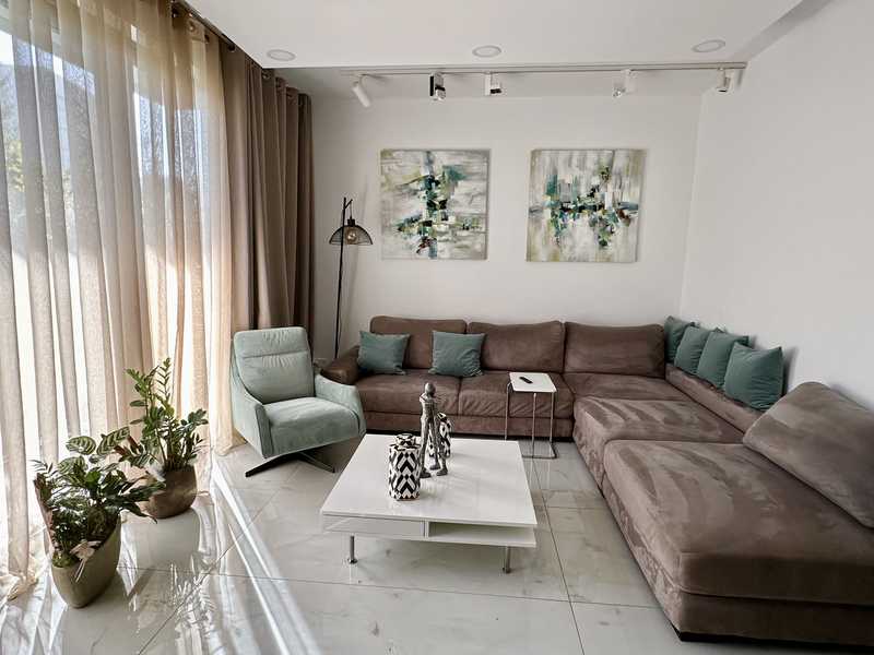 6 bedrooms Villa in Germasogeia, Cyprus No. 14765