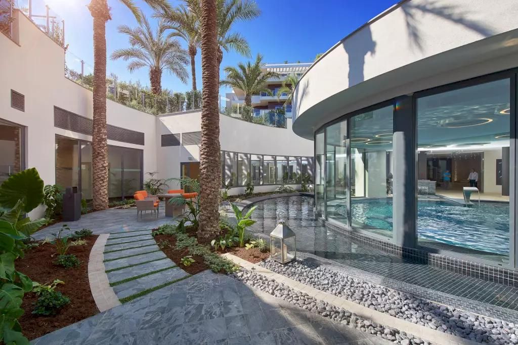 2 bedrooms Apartment in Antibes, France No. 247293