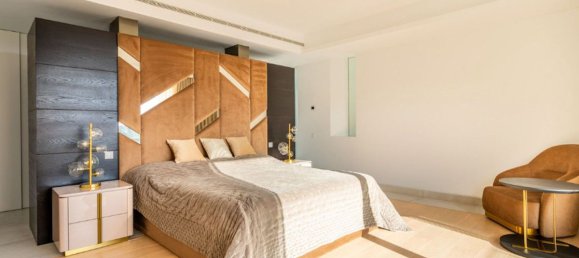 4 bedrooms Villa in Malaga, Spain No. 24004 11