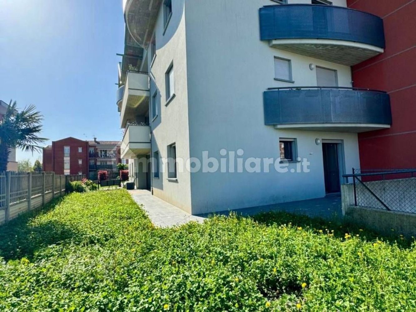 3 rooms Apartment in Tradate, Italy No. 124199