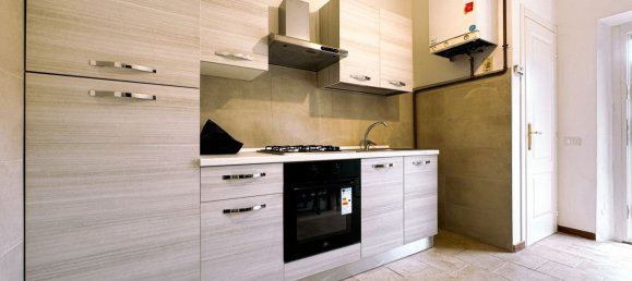 2 rooms Apartment in Pisa, Italy No. 137819 4