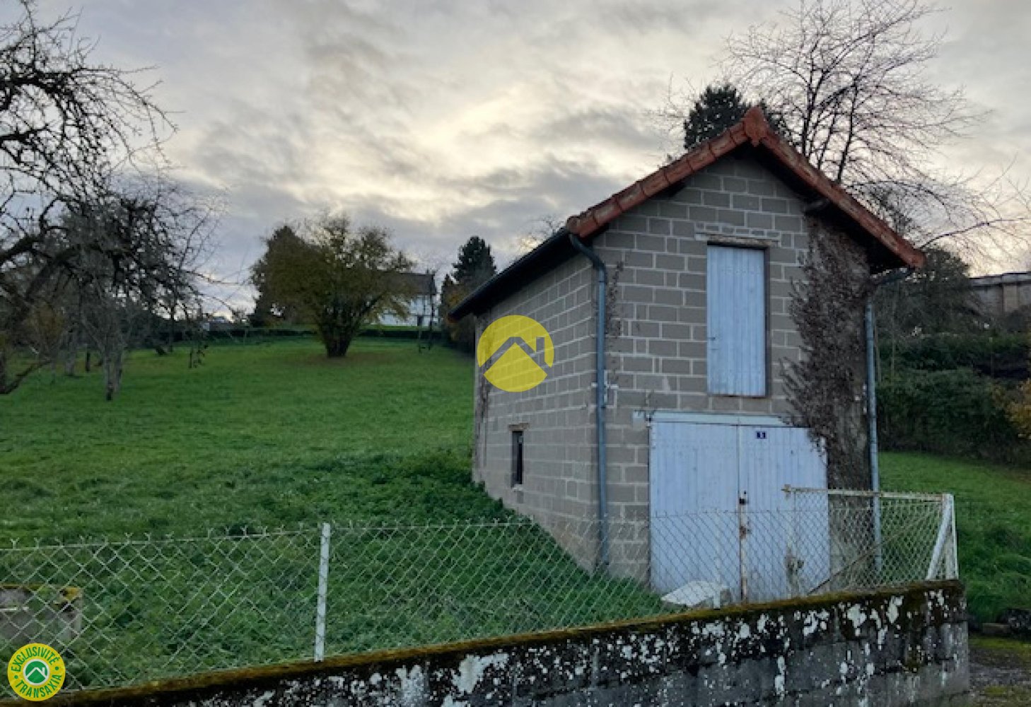 Terreno en Saint-Satur, France No. 56044