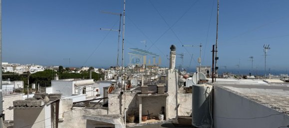 Дом с 5 спальнями в Остуни, Италия № 327719 22