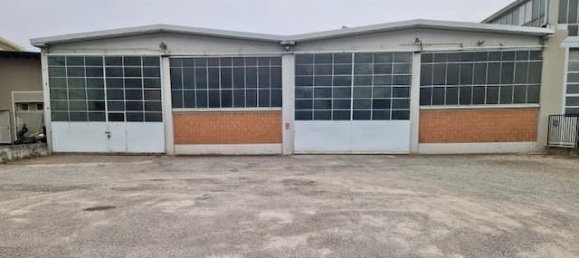 1غرفة عقار تجاري في Erba, Italy رقم 360376 2