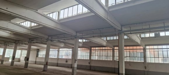 1غرفة عقار تجاري في Erba, Italy رقم 360376 9