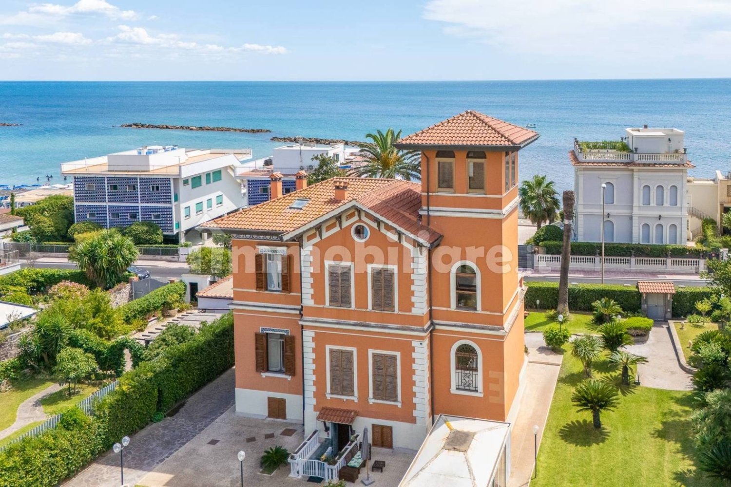 5-Zimmer Gebäude in Santa Marinella, Italy, Nr. 290901