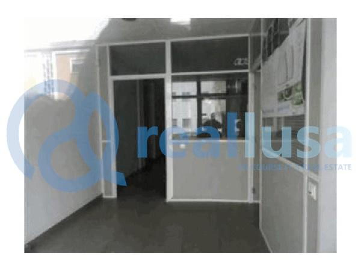 254m² Shop in Aveiro, Portugal No. 1873