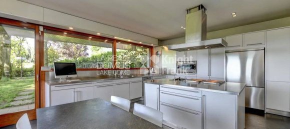 7 bedrooms Villa in San Fermo della Battaglia, Italy No. 56612 21