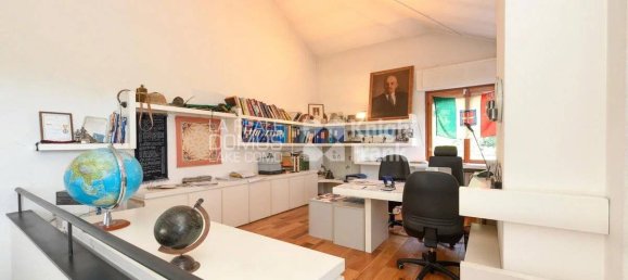 7 bedrooms Villa in San Fermo della Battaglia, Italy No. 56612 16