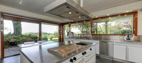7 bedrooms Villa in San Fermo della Battaglia, Italy No. 56612 23