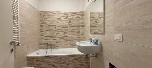 4 bedrooms Apartment in Pesaro, Italy No. 329916 9