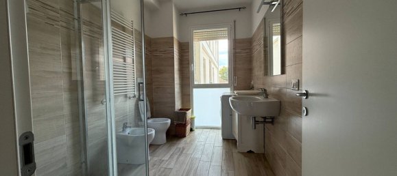 4 bedrooms Apartment in Pesaro, Italy No. 329916 7