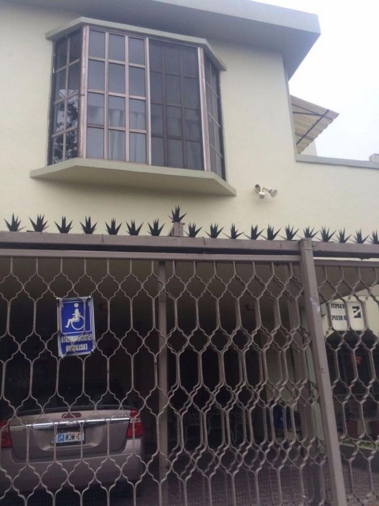 3 bedrooms House in Playa Vicente, Mexico No. 149974