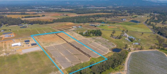 Terreno en Wamuran, Australia 40470 m² No. 182 4