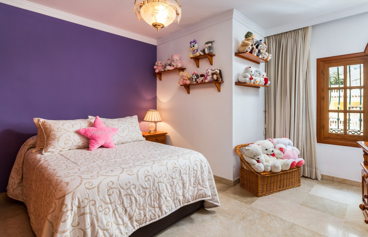 Villa de 5 dormitorios en Marbella, Spain No. 83841